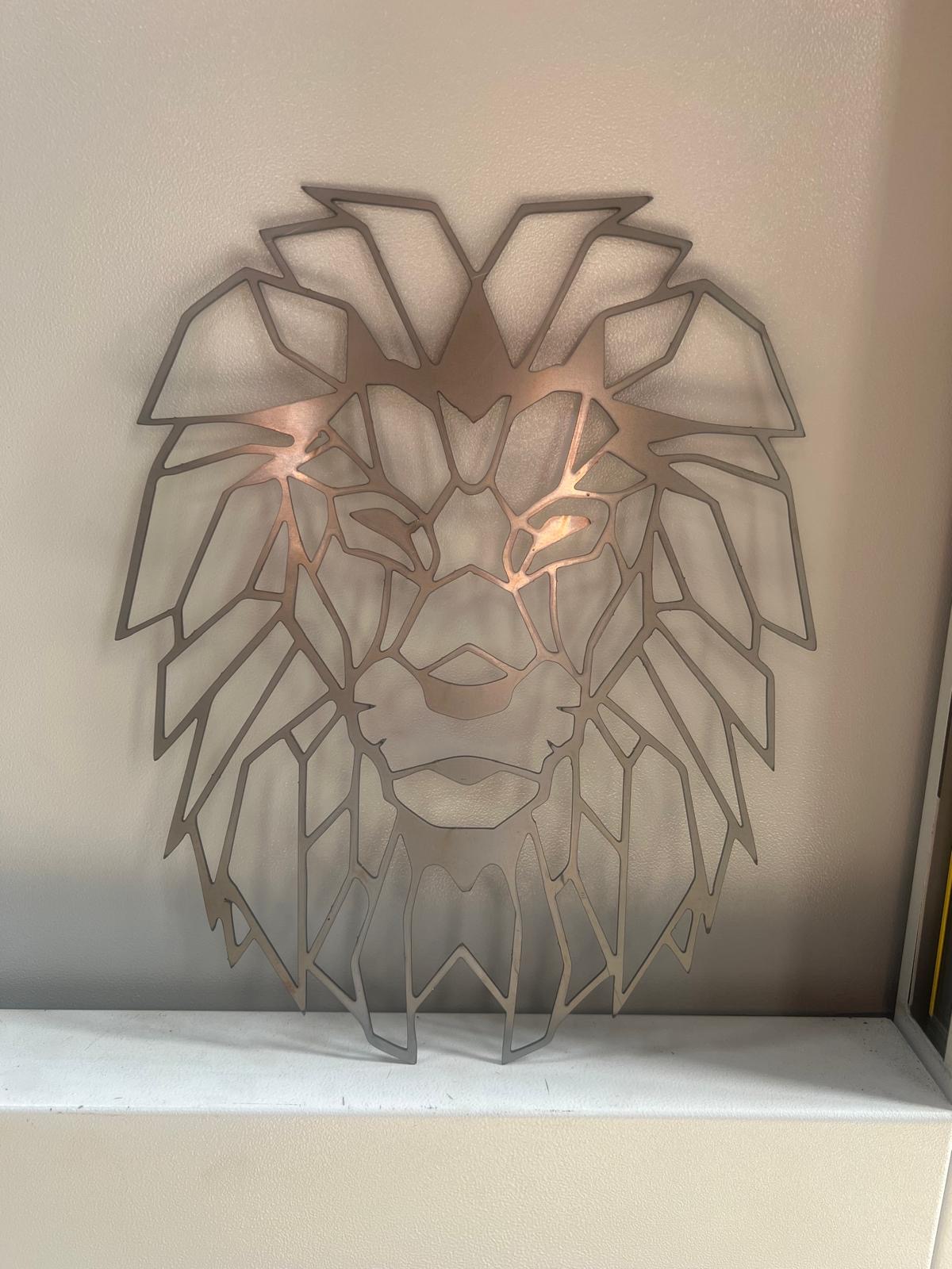 Lion géométrique découpé laser — Décoration métal